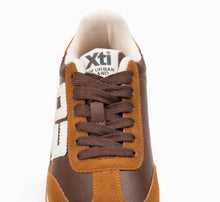 Load image into Gallery viewer, Camel Trainer