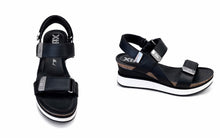 Load image into Gallery viewer, Black/Cork Sandal