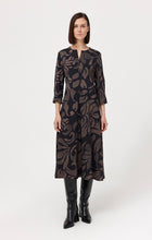 Load image into Gallery viewer, Feria Print Midi Dress