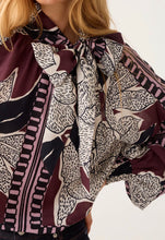 Load image into Gallery viewer, Summum Printed Bow Blouse