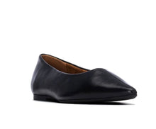 Load image into Gallery viewer, Pointed Ballerina Pumps Black