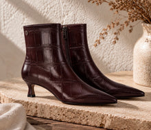 Load image into Gallery viewer, Burgundy Ankle Boots