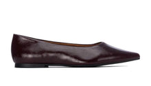 Load image into Gallery viewer, Pointed Ballerina Pumps Burgundy