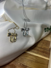 Load image into Gallery viewer, Sophia Bow Necklace
