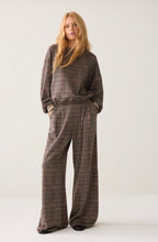 Load image into Gallery viewer, Summum Check Sweatshirt