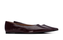 Load image into Gallery viewer, Pointed Ballerina Pumps Burgundy