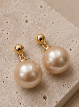 Load image into Gallery viewer, Celine Oversized Champagne Pearl Drop