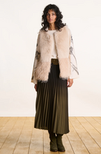 Load image into Gallery viewer, Faye Faux Gilet Ecru