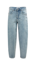 Load image into Gallery viewer, Yaya Loose fit Jean