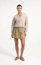 Load image into Gallery viewer, Sweatshirt with V-neck and woven collar - Type: lookbook