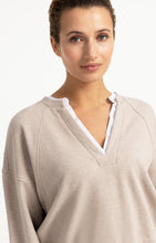 Load image into Gallery viewer, Sweatshirt with V-neck and woven collar