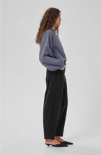 Load image into Gallery viewer, MEW Baloo Dark Grey Barrel Jeans

