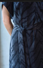 Load image into Gallery viewer, Feria Black Dress
