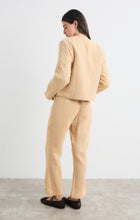Load image into Gallery viewer, Mus Altan Jacket in Gold
