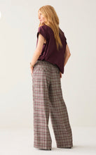 Load image into Gallery viewer, Summum Burgundy Check Trousers
