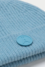 Load image into Gallery viewer, Tanta Geada Beanie Sky Blue
