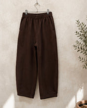 Load image into Gallery viewer, Mary Chocolate Barrel Jean
