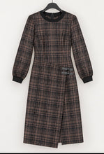 Load image into Gallery viewer, Feria check Dress

