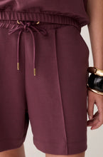 Load image into Gallery viewer, Summum Scuba Shorts Deep Fig
