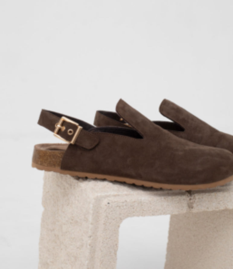 Mus Chocolate Clogs