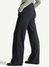 Load image into Gallery viewer, Para Mi Mira Twill Trouser in Navy
