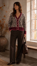 Load image into Gallery viewer, Annie Contrast Print Cardi Burgundy
