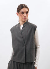 Load image into Gallery viewer, Humility Laric Sleeveless Jacket
