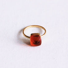 Load image into Gallery viewer, Ring with square crystal stone - red
