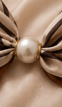 Load image into Gallery viewer, Grace Geometric Pearl Scarf

