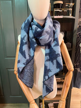 Load image into Gallery viewer, Spring Scarf Blue Houndstooth
