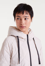 Load image into Gallery viewer, Clara quilted coat
