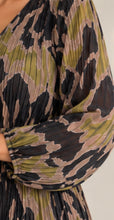Load image into Gallery viewer, Willow Pleated Green Print Dress
