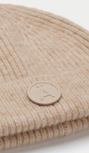 Load image into Gallery viewer, Tanta Geada Beanie Sandshell
