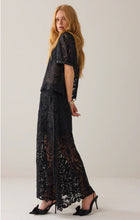 Load image into Gallery viewer, Summum Black Lace Skirt
