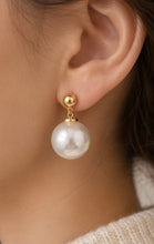 Load image into Gallery viewer, Celine Oversized Pearl Drop
