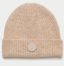 Load image into Gallery viewer, Tanta Geada Beanie Sandshell
