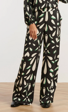 Load image into Gallery viewer, Sadie 25595 PRINT TROUSER
