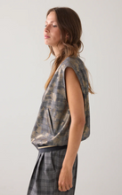 Load image into Gallery viewer, Summum Checked foiled gilet
