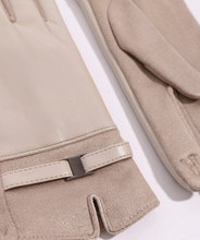 Load image into Gallery viewer, PR Marnie Glove Ivory
