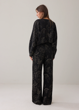 Load image into Gallery viewer, Summum Foam Jaquard Trousers
