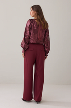 Load image into Gallery viewer, Summum Fluid Merlot Trousers
