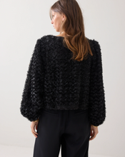 Load image into Gallery viewer, Summum Fluffy Flower Jacket
