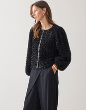 Load image into Gallery viewer, Summum Fluffy Flower Jacket
