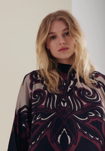 Load image into Gallery viewer, Summum Printed High Neck Top
