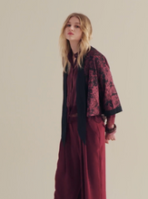 Load image into Gallery viewer, Summum Merlot Jacquard Jacket
