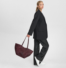 Load image into Gallery viewer, Depeche Shopper 16444 Oxblood
