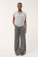 Load image into Gallery viewer, Humility Loris Tee Grey
