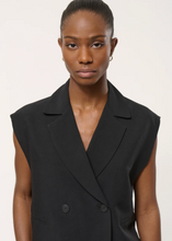 Load image into Gallery viewer, Humility Loric Sleeveless Jacket - Black
