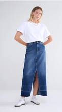 Load image into Gallery viewer, Summum Lyon White Tee
