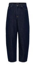 Load image into Gallery viewer, Inwear Harfina Karfina Barrel Jean
